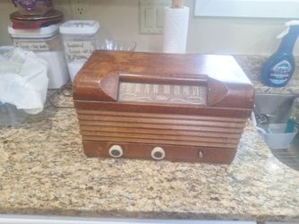 1947 Delco R-1229 Tube Radio Electrically Restored to Excellent Working Order!