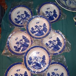 Royal Doulton "Real Old Willow" Plates, Set of 8