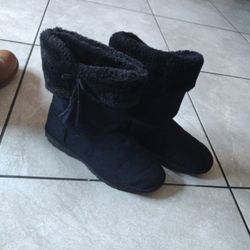 Boots Size 4