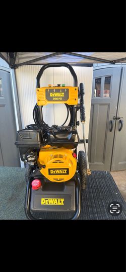 DEWALT 3400 PSI 2.5 GPM Gas