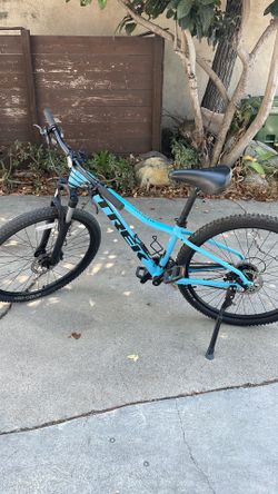 TREK  mountain bike