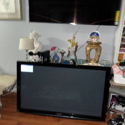 Panasonic 60” Tv