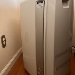 De’Longhi Portable Air Conditioner- Powerful Reliable Cooling!