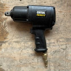 Central Pneumatic 3/4 Heavy Duty Impact Wrench