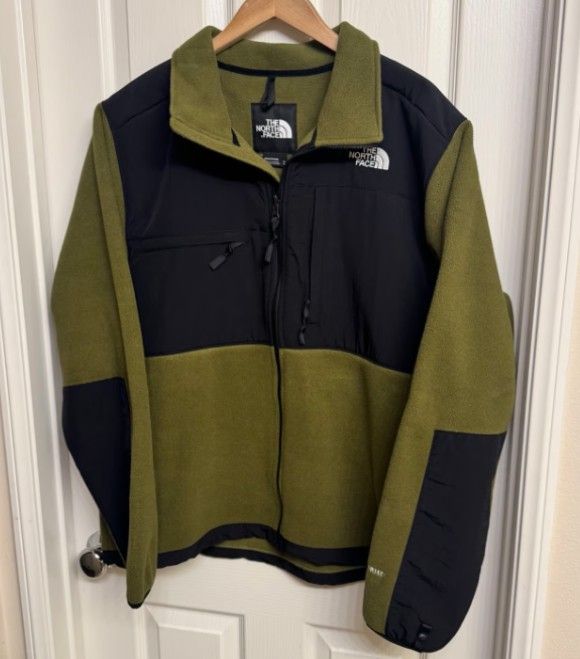 Brand new the north face Denali jacket
