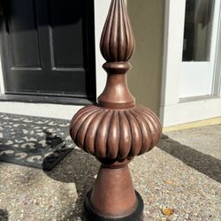 Artisanal ornamental furnishing 