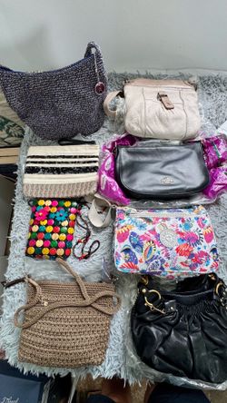 Women’s Handbags - Multiple Styles Available!
