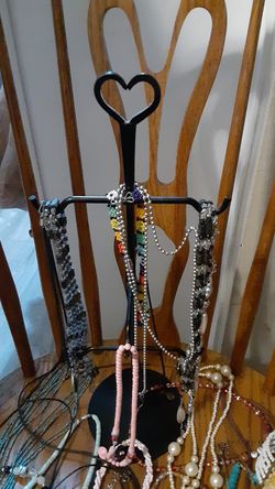 Metal jewelry holder