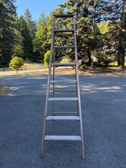 8 Foot Step Ladder