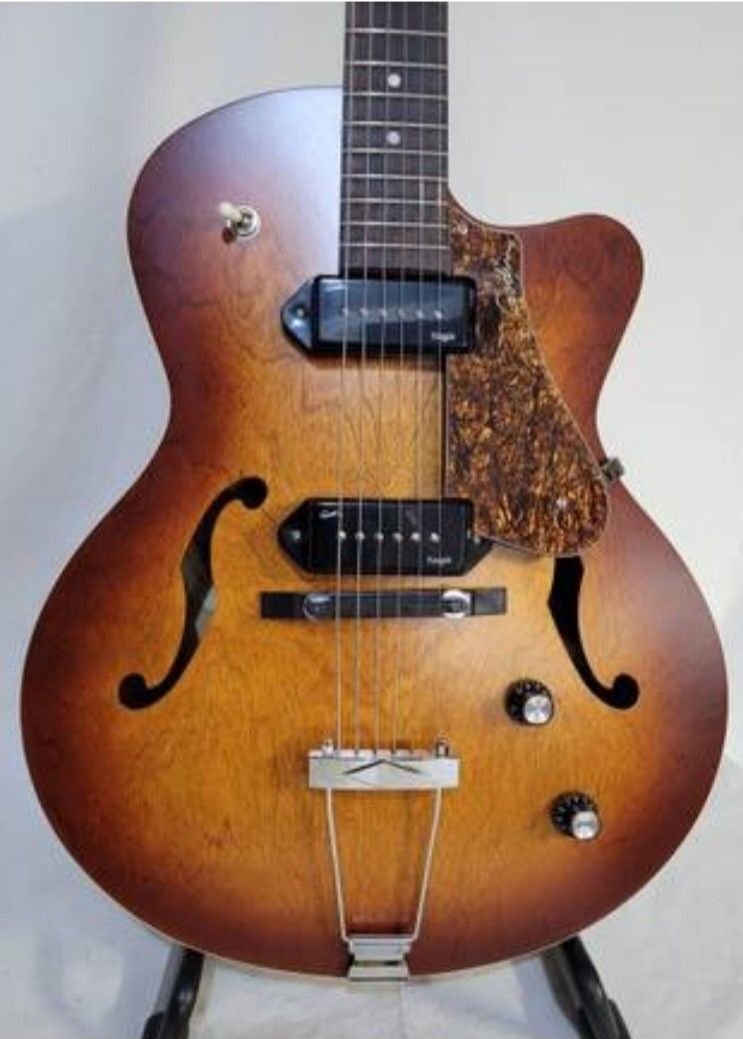 Godin 5th Avenue CW Kingpin II P90 Archtop Electric 