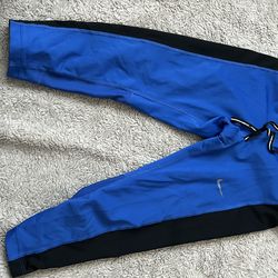 blue nike capri workout leggings