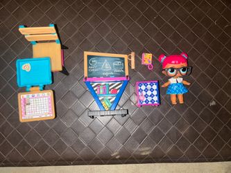 Kids Toy: LOL Teachers Pet Classroom Set