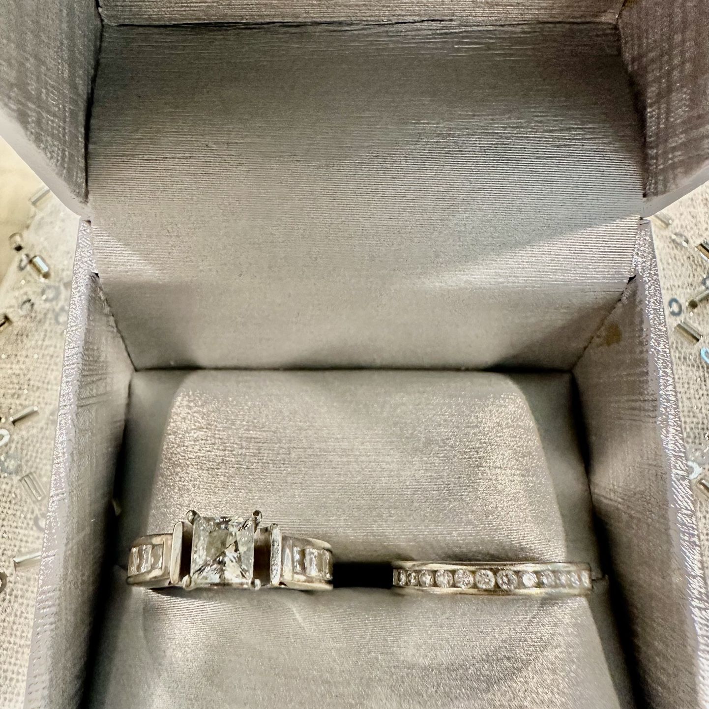A special edition Total Weight 2 CT- VS1 Clarity a Princess Cut Weeding Set 