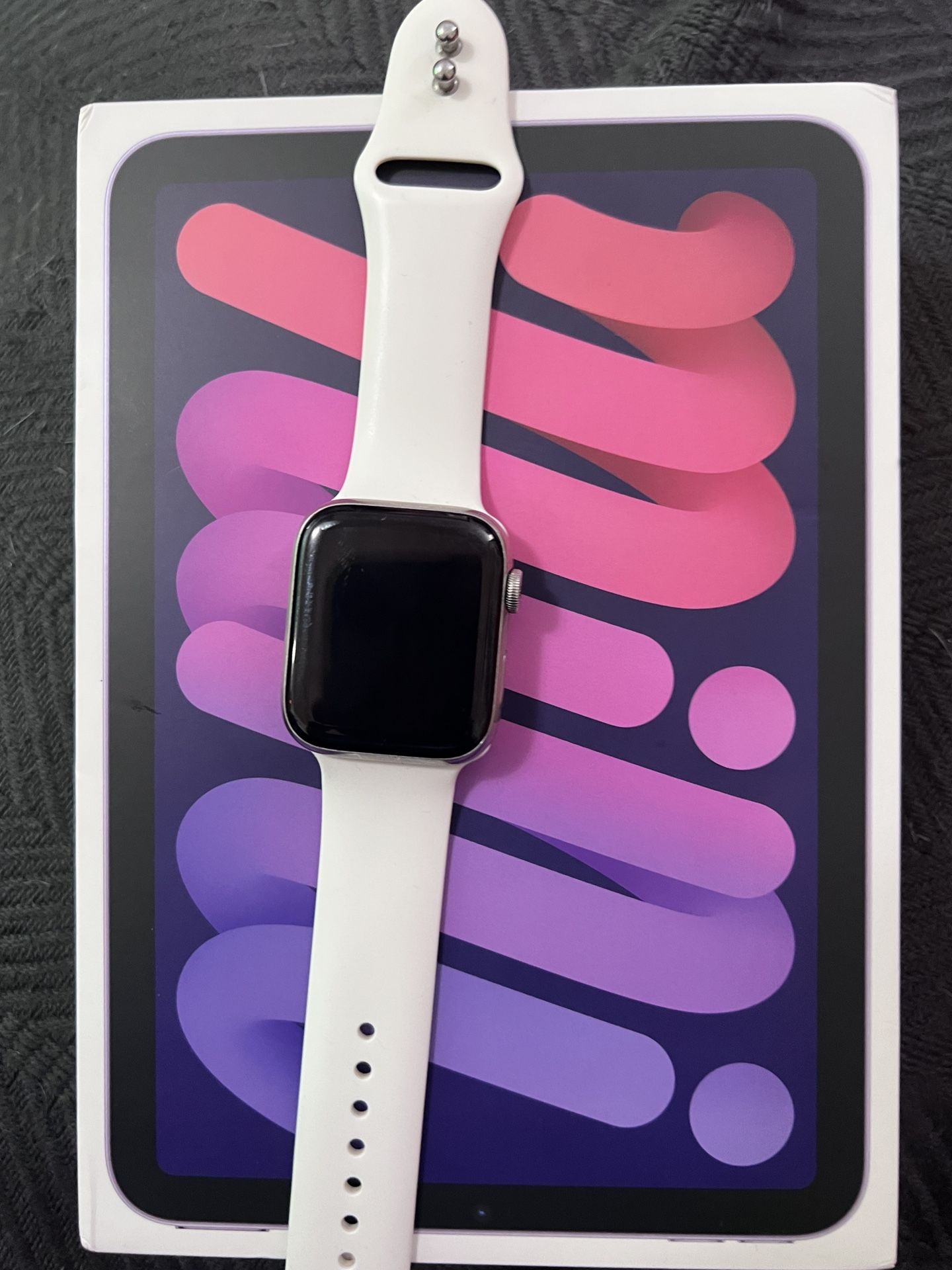 Apple Watch Series 4 Silver STAINLESS STEEL 44mm Cellular Unlocked