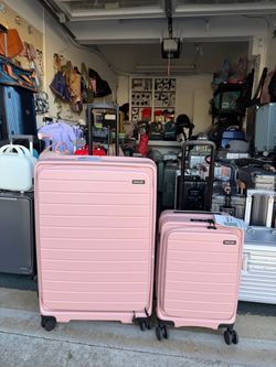 30inch large size and 22inch carry on with laptop