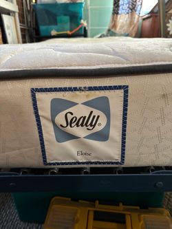 Twin mattress with sturdy metal frame