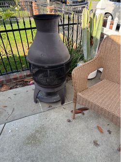 Steel Wood-Burning Chiminea Outdoor fire pit
