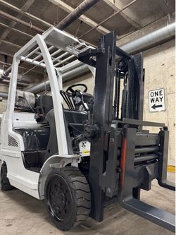 UNICARRIER forklift for sale ,4500 lb , side shift, fork positioner