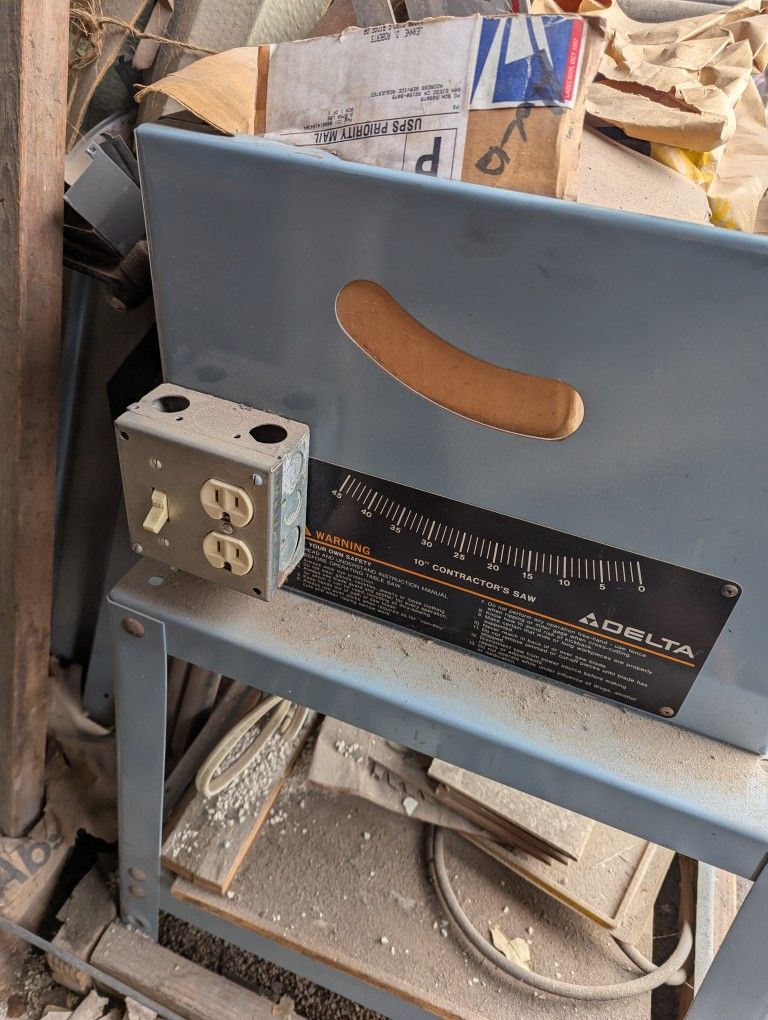 Delta 10 Inch Table Saw 