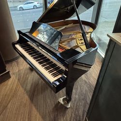 Yamaha C3 Grand Piano – 186 cm (6′1″) – 1989