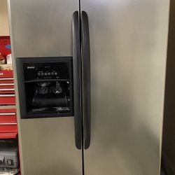 Kenmore Coldspot Refrigerator 