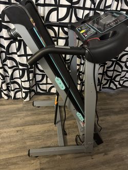 4.3 out of 5 stars (473) Treadmill with Auto Incline - 300 lb Capacity, 3.0HP Folding Electric Treadmill Up to 8.5 MPH Speed, Running Machine with 17.