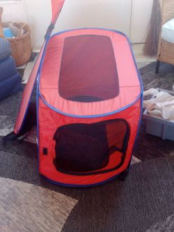 Mobile pet carriers