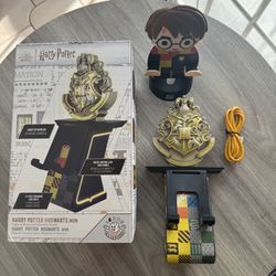 Harry Potter Hogwarts Ikon Light-Up Phone & Controller Holder | EXG Charging