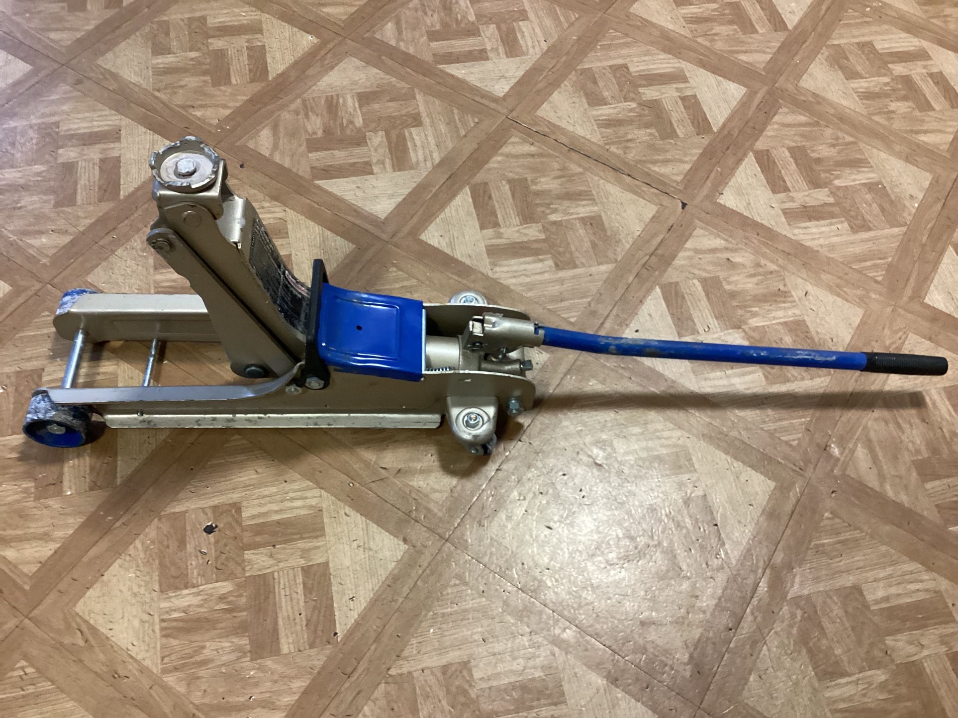 CAR JACK