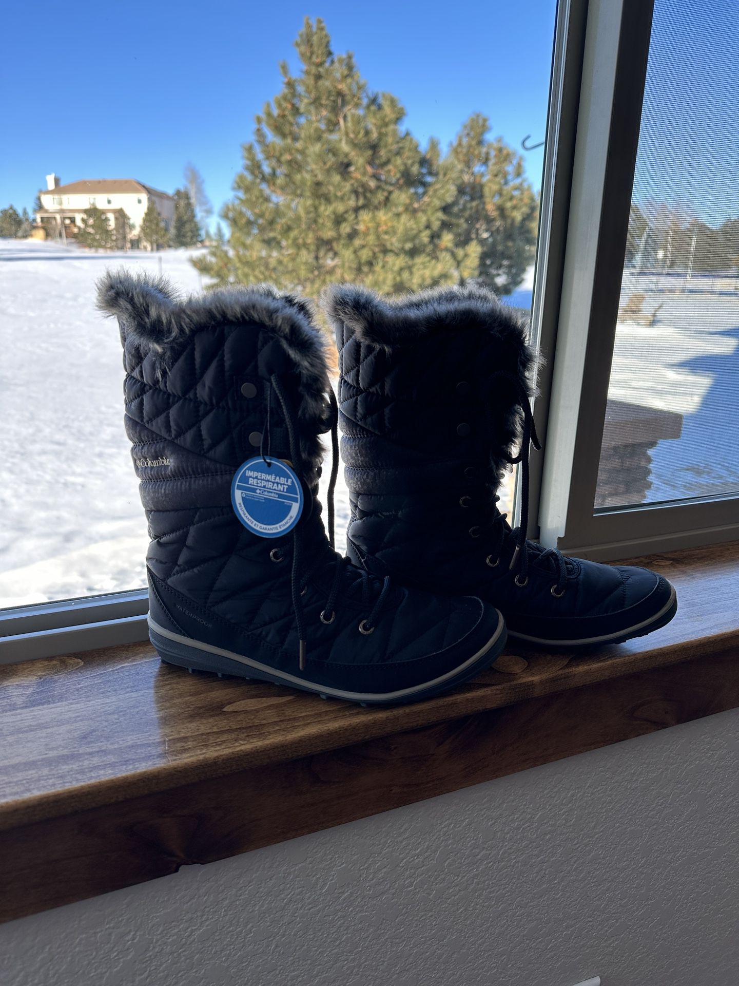 Columbia Women's LOVELAND MID OMNI-HEAT Snow Boot - Size 7.5 - New with Tags, Never Worn