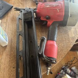 Milwaukee! Round Head Framing Nailer 