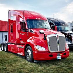 2020 Kenworth T680, Cummins engine
