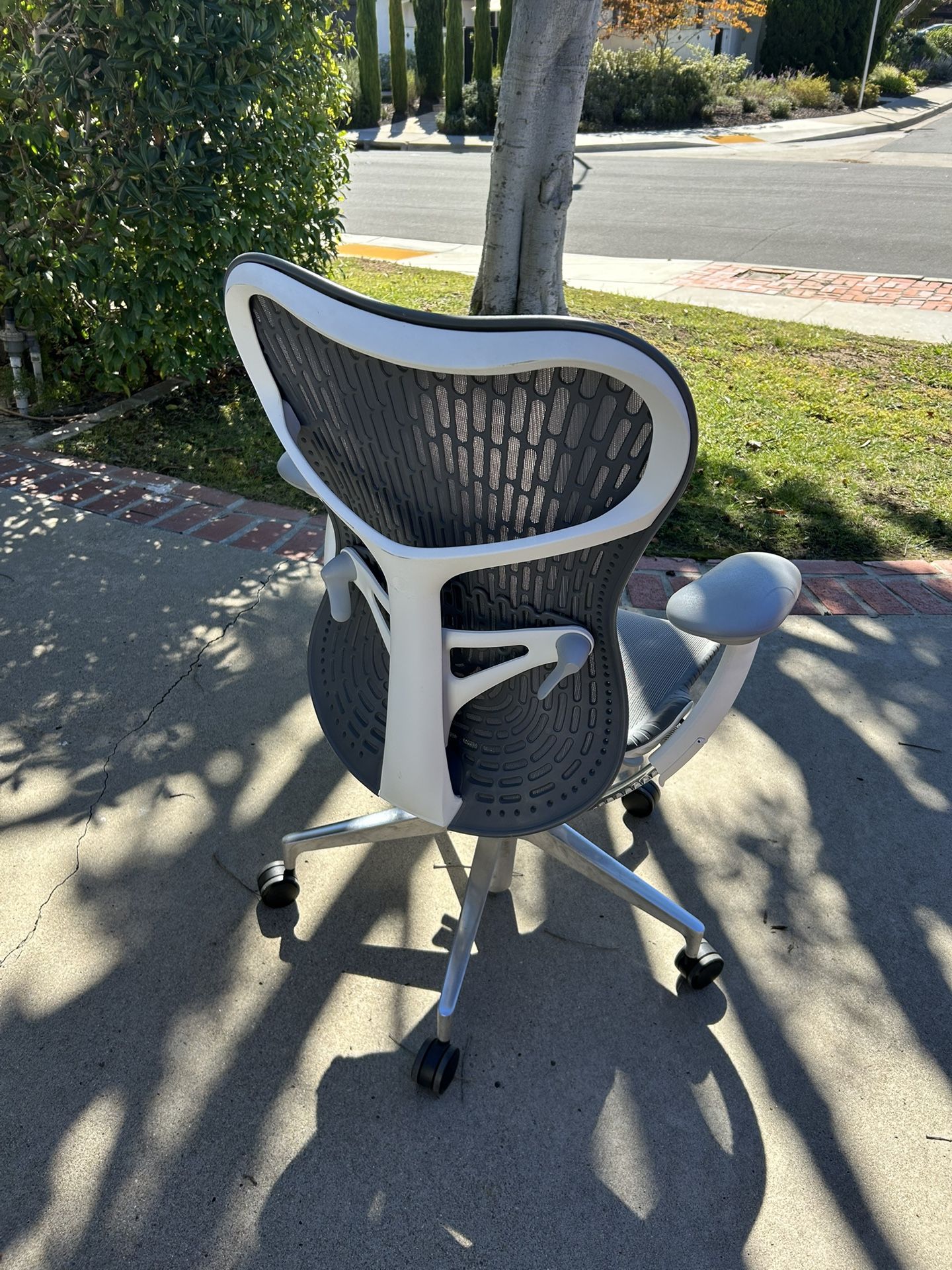 Herman Miller Mirra 2 Office Desk Chair - Aluminum Base Highly Adjustable Model