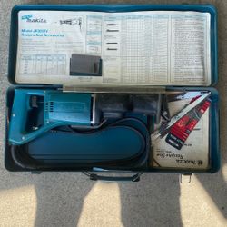 Makita Recipro Saw Model JR3000V