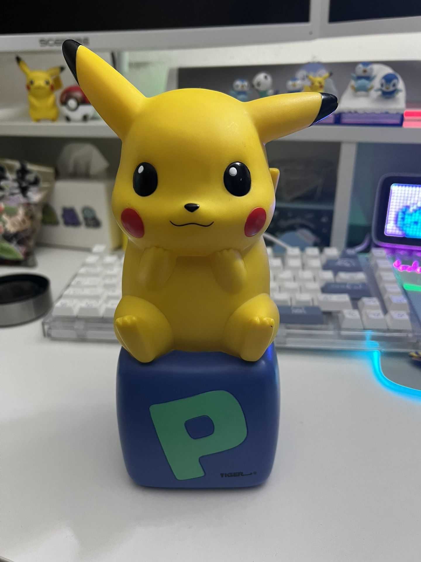 Pokemon pikachu coin bank 1999 