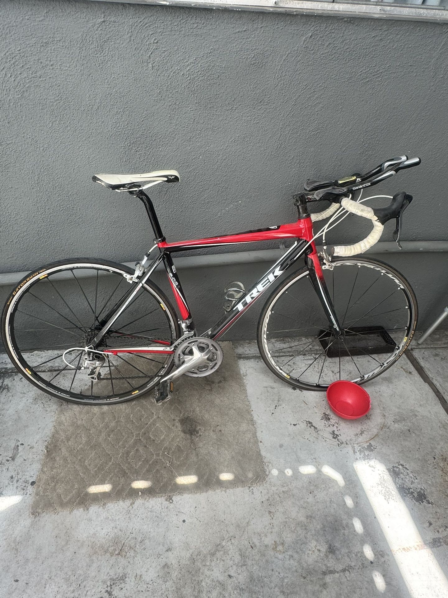 Trek 2.3 Road Bike 52 Cm