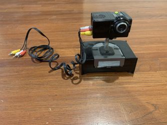 Eyeclops Mini Projector