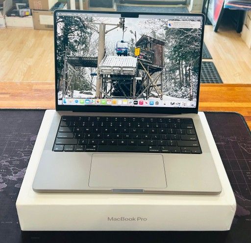 Apple MacBook Pro 14-inch M3 16GB RAM 500GB In Box Like New with Apple Warranty!!!