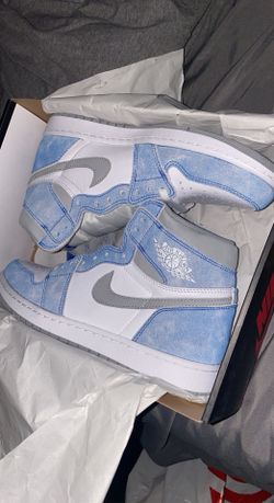 Jordan 1 Retro High Hyper Royal Smoke Grey