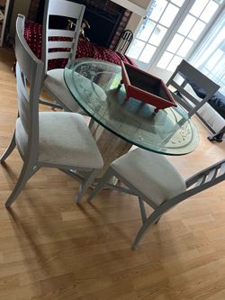 dining room table 4 chairs