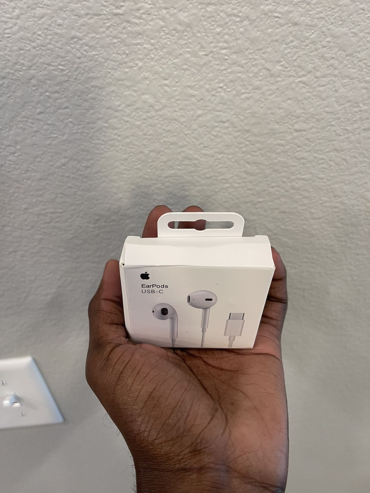 A-pple EarPods USB-C