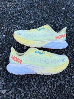 HOKA Arahi 6 Yellow Pear 9.5W 8M