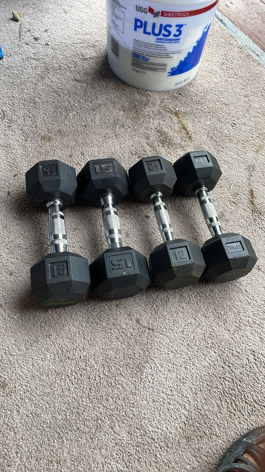 Hex Dumbbell Set with Rubber Grip 15 And 12 Pounds