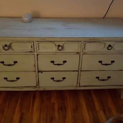 Shabby chick Dresser