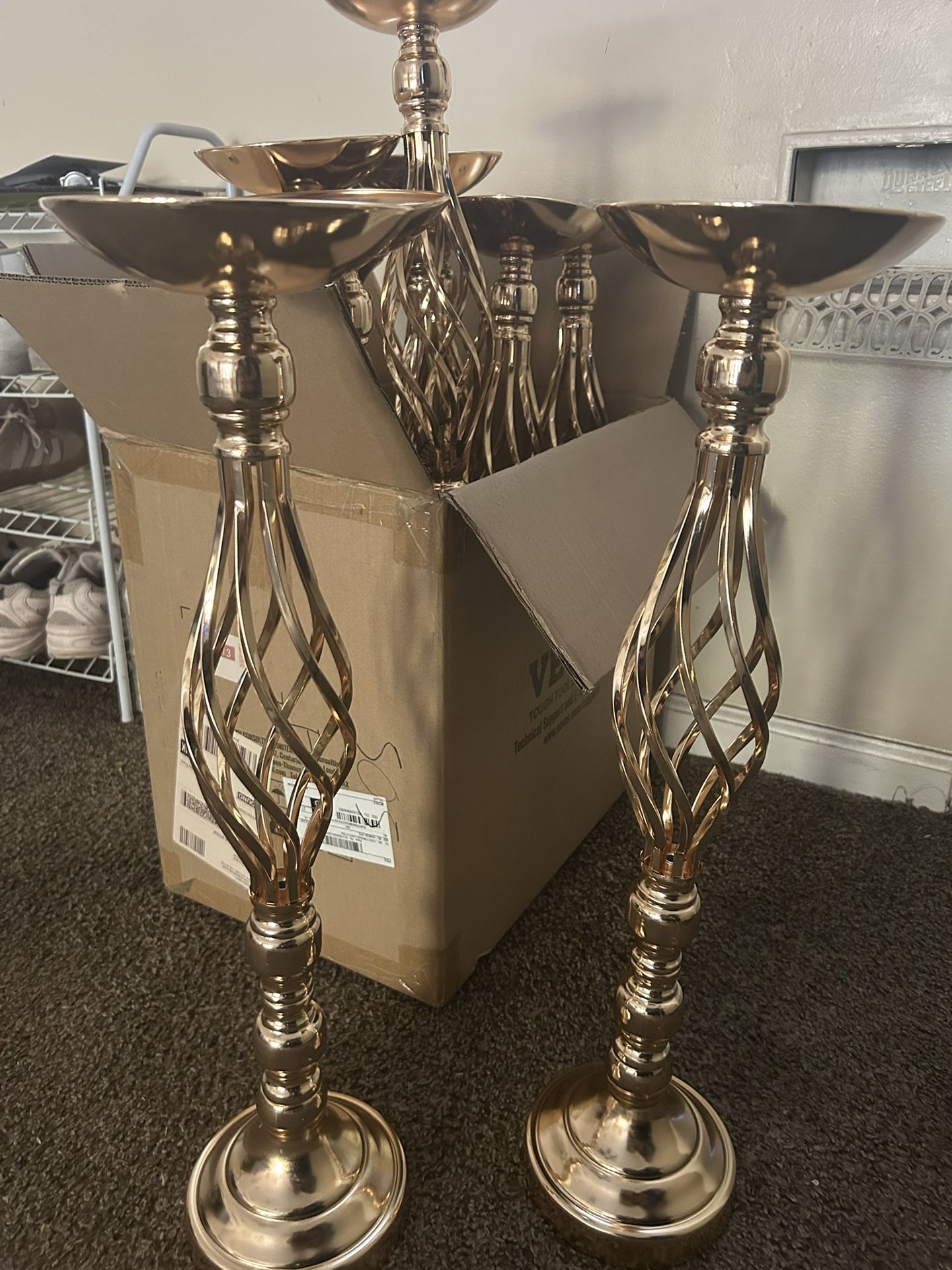11 Gold Centerpiece Stands