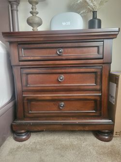 Dark Cherry Wood 3-Drawer Nightstand