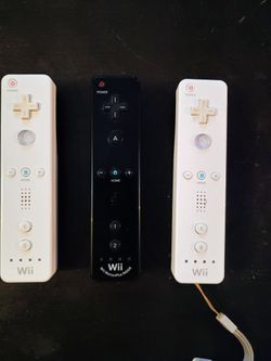 Nintendo Wii Controller Bundle 