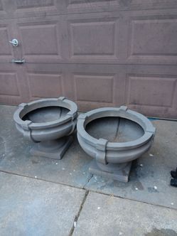 Pair of Fiberglass Outdoor Patio Planter Pots