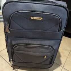 American trunk & case suitcase luggage 
21x14x9