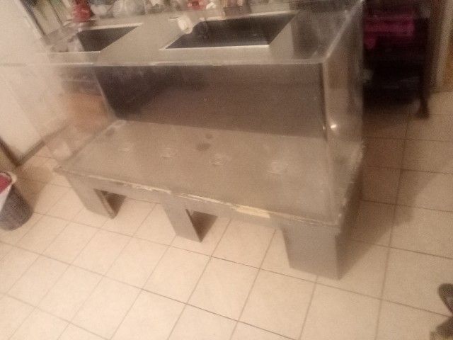 SALTWATER ACRILIC TANK 250 GALLONS